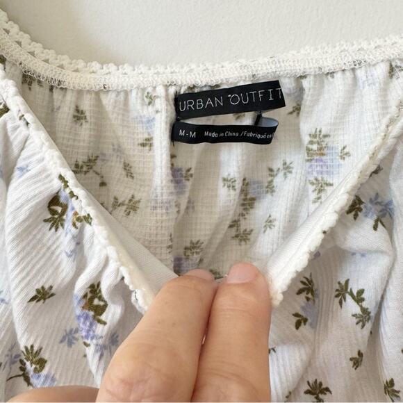 Urban Outfitters Brenan White and Blue Ditsy Floral Ruched Mini Dress M - Picture 7 of 9
